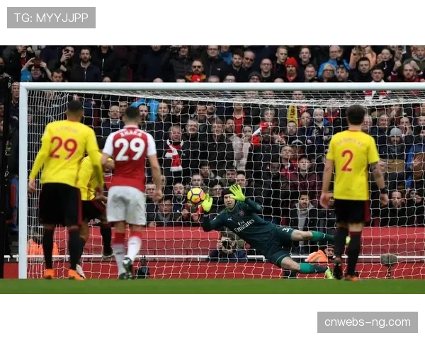 特写瞬间:沃特福德门将扑出点球后,指挥队友快速布置人墙防守后续任意球。